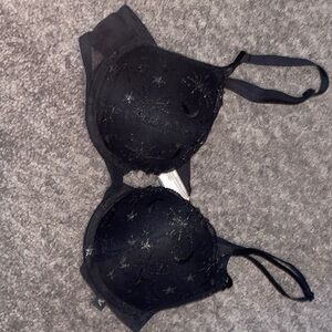 Victoria Secret Push up bra. Size 34a